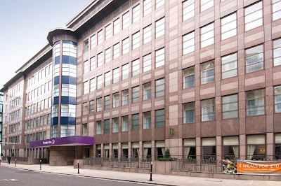 Premier-Inn-London-Blackfriars-Fleet-Street-hotel-1-1.jpg