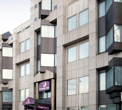 Premier-Inn-London-City-Tower-Hill-hotel-1-1.jpg