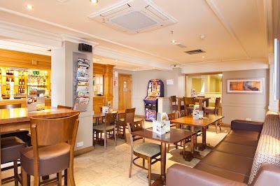 Premier-Inn-London-County-Hall-hotel-4-1.jpg