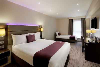 Premier-Inn-London-Southwark-Bankside-hotel-2-1.jpg